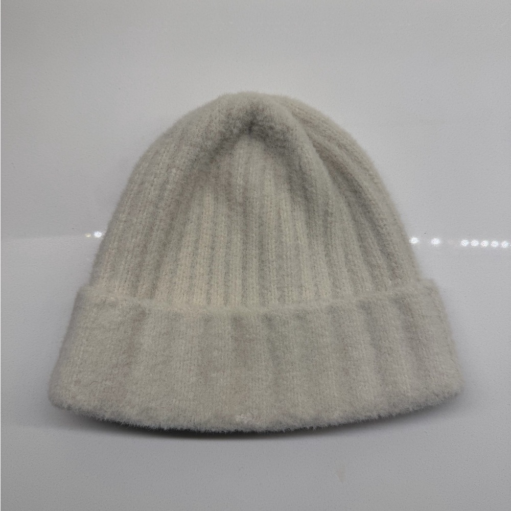 Wilfred Free by Aritzia Cozy Cream Knit Beanie